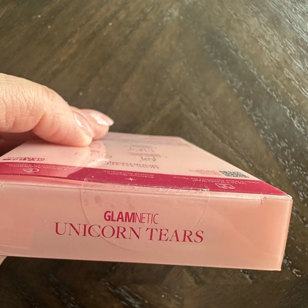 Glamnetic Press-On Nails Unicorn Tears Short Oval NWT - Picture 7 of 8